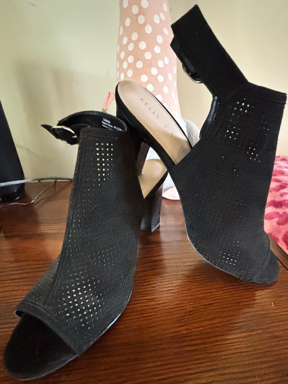 Kelly & Katie black slingback peep toe sandals size 10